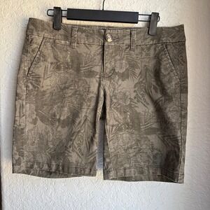 American Eagle Women 4 Bermuda Shorts Y2K Green Floral‎ Tropical Stretch Cotton